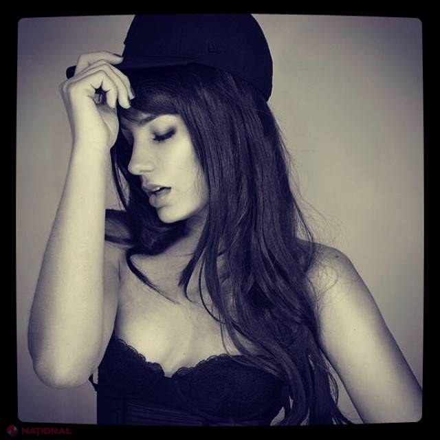 Natalia Gordienco brunetă și în lenjerie intimă