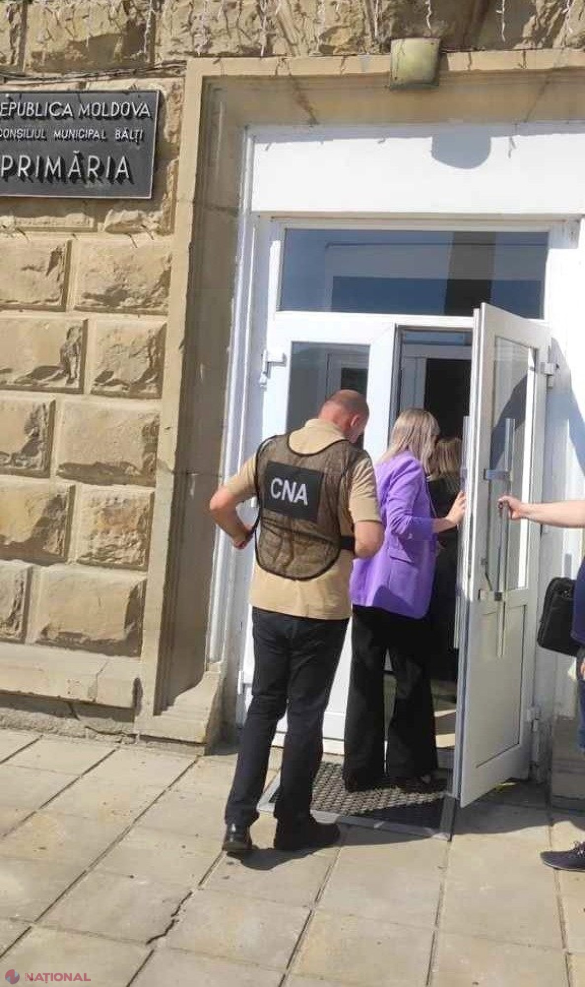 INTERCEPTĂRI // Persoane social-vulnerabile din Bălți, DEPOSEDATE de locuințe de către factori de decizie din cadrul Direcției asistență socială a Primăriei Bălți. O șefă de secție a fost REȚINUTĂ