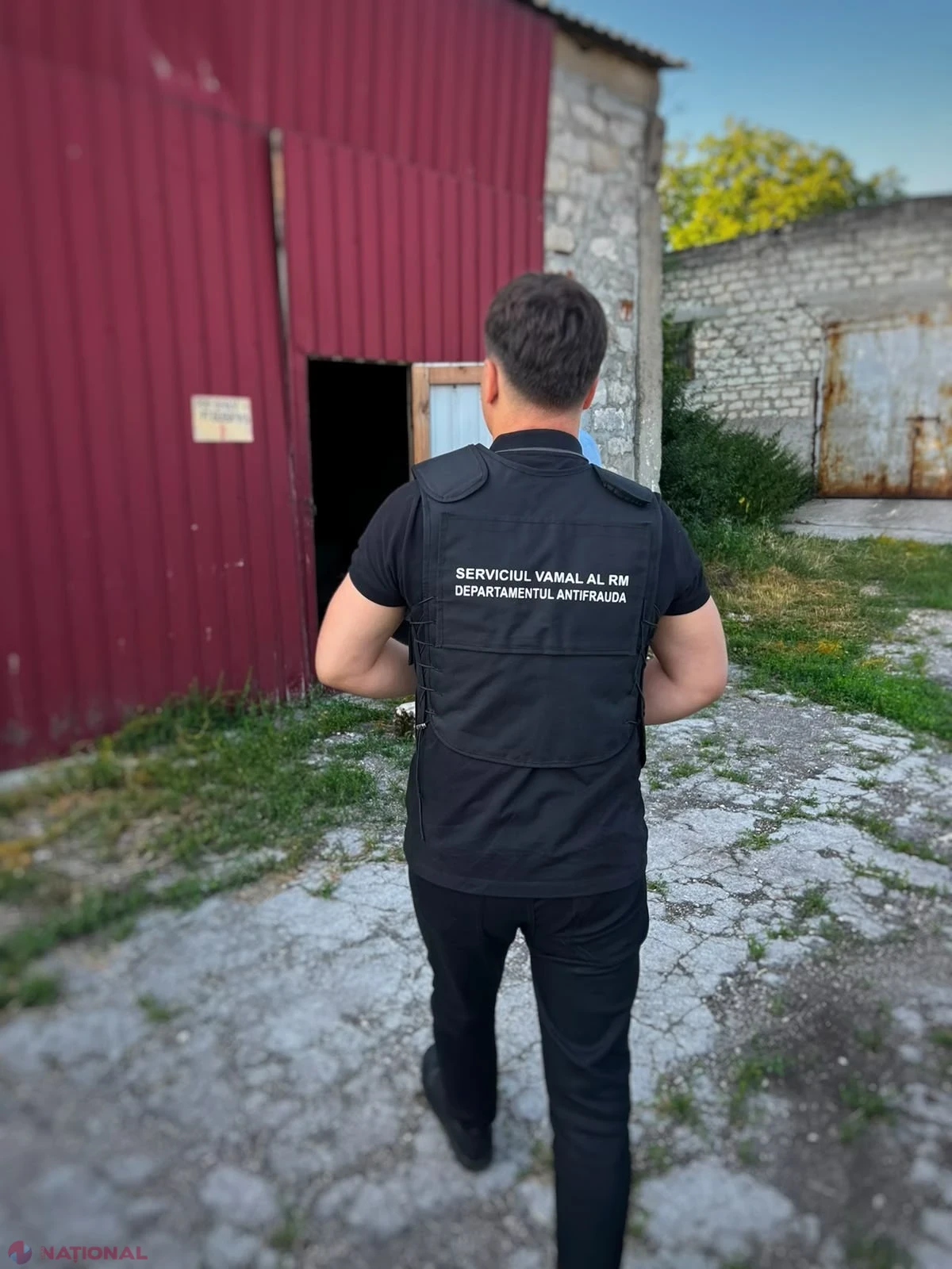 Contrabandă cu 7,2 milioane de țigarete ascunse în 15 tone de căpșuni: 14 percheziții în nordul țării