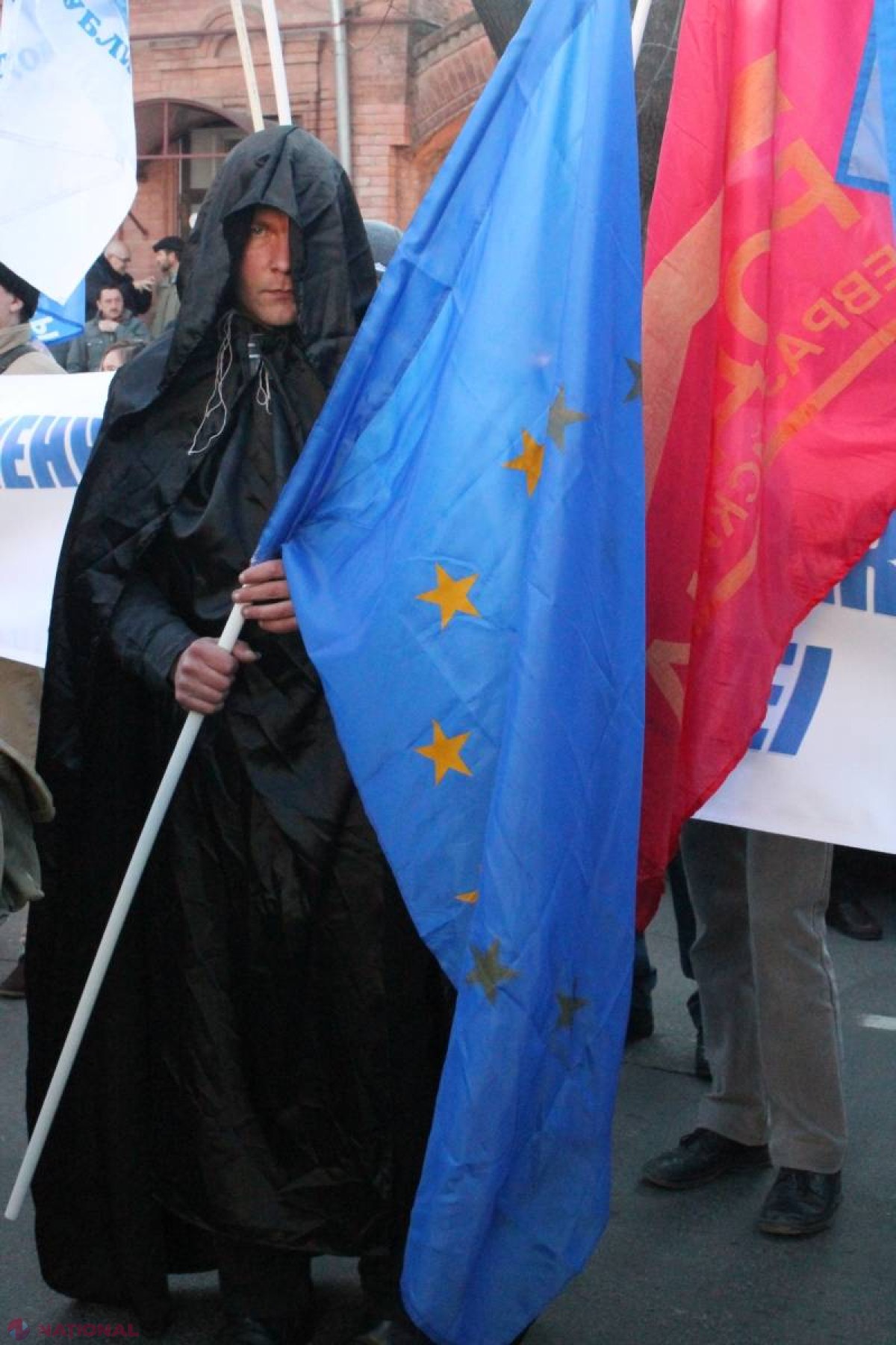 Comuniștii au instalat două corturi în fața Misiunii UE din Chișinău și anunță proteste nonstop