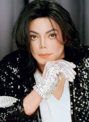 Ce accesoriu al lui Michael Jackson, estimat la 20 de mii de dolari, a fost scos la LICITAȚIE