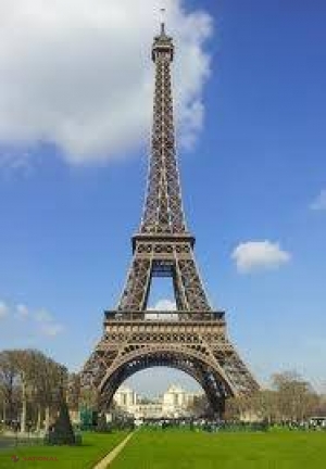 Angajaţii Turnului Eiffel, în GREVĂ din cauza hoţilor de buzunare
