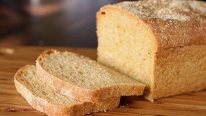Nu mai ARUNCA pâinea veche. Nici nu bănuiești câte întrebuințări poate avea