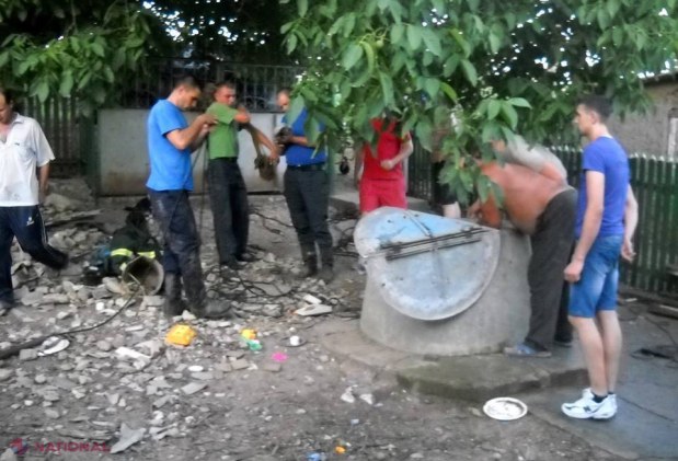 FOTO // Intervenție DIFICILĂ a pompierilor în raionul Căușeni. O femeie a fost salvată, iar doi bărbați au MURIT