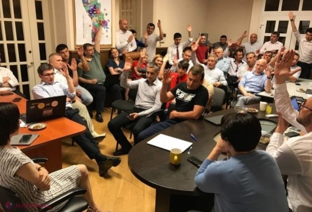 Cine este membrul PAS care NU a fost de acord să fie sprijinit candidatul PSRM la funcția de spicher. Răspunsul Maiei Sandu