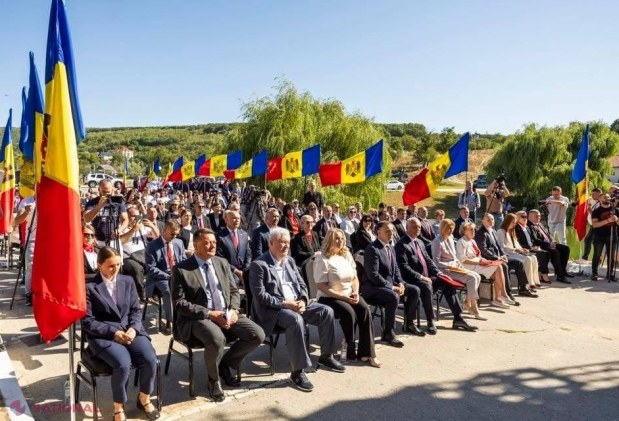 FOTO // Tensiunile între Dodon și Voronin persistă și acum, după ce comunistul a dezvăluit conținutul „kuliokului” pe care colegul său l-a primit de la Plahotniuc. BEP s-a lansat în campania electorală sub lătratul câinilor: „Suntem bloc sau ce?”