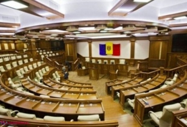 VIDEO // Președintele Dodon a semat decretul: Prima ședință a noului Parlament va avea loc joi, pe 21 martie