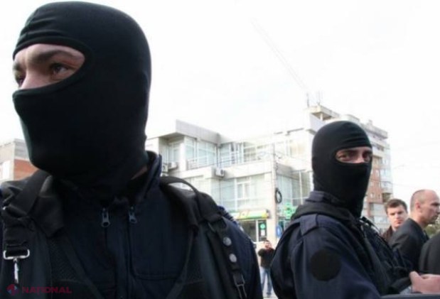 Patru persoane, inclusiv fostul director al unui colegiu, REȚINUTE. Delapidări de MILIOANE
