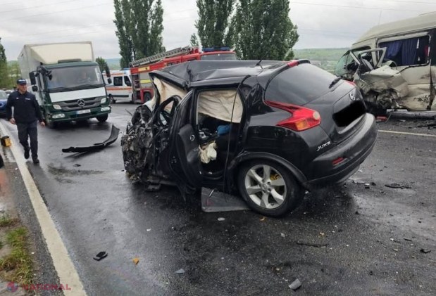 Accident cumplit la Bardar: O mașină s-a tamponat cu un microbuz de rută, iar șase persoane au ajuns la spital