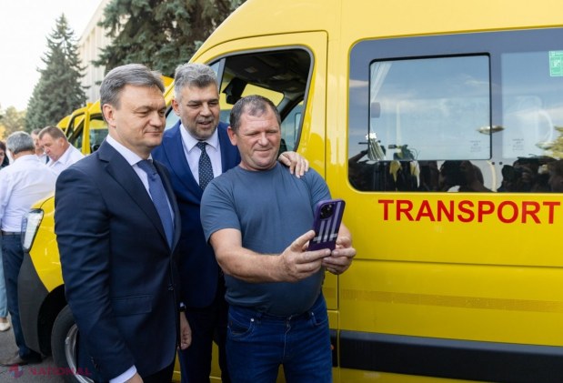 FOTO România donează alte 20 de microbuze noi pentru școlile din R. Moldova. Marcel Ciolacu: „Toți copiii trebuie să aibă acces egal la educație”