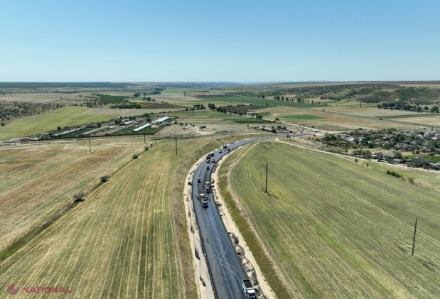FOTO // Centura orașului Vulcănești prinde contur. Spînu: „Drumul va scurta traseul spre portul naval de la Giurgiulești pentru transportatori”