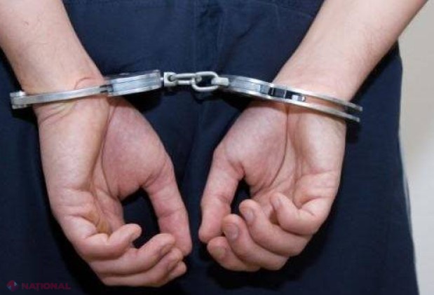 Avocat-stagiar, REȚINUT pentru că a vrut să mituiască magistrații de la Curtea de Apel Chişinău