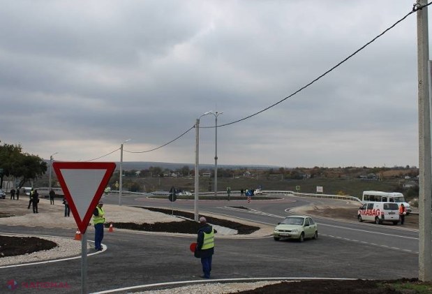 Reportaj FOTO // Drumul Sărăteni-Soroca, INAUGURAT cu lacrimi și flori