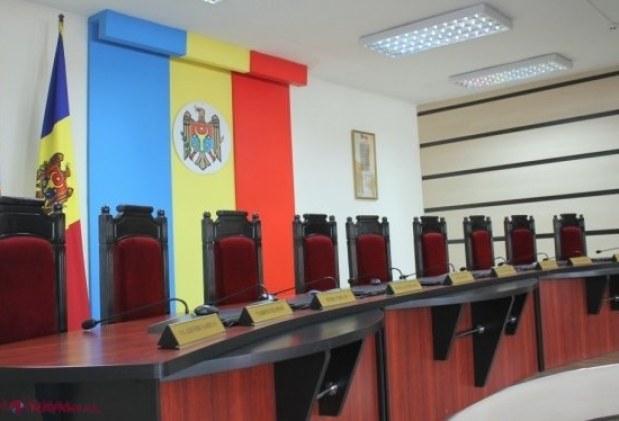 Analist politic: „CEC-ul trebuie depolitizat, dar nu prin introducerea posibilității de a-i demite pe membrii acesteia de către Parlament. Sa ne lămurească Comisia de Veneția”