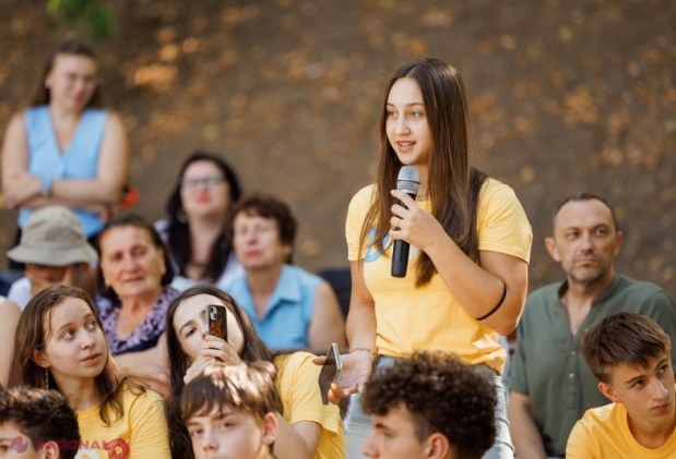 Maia Sandu se întâlnește cu tinerii din diaspora la tabăra DOR de Ziua Internațională a Tineretului