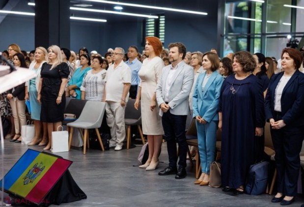 Maia Sandu laudă rolul educației în apărarea națională la Forumul cadrelor didactice din Chișinău