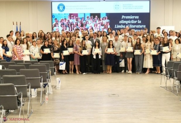 80 de elevi olimpici din Republica Moldova, premiați la română și istorie cu sprijinul României