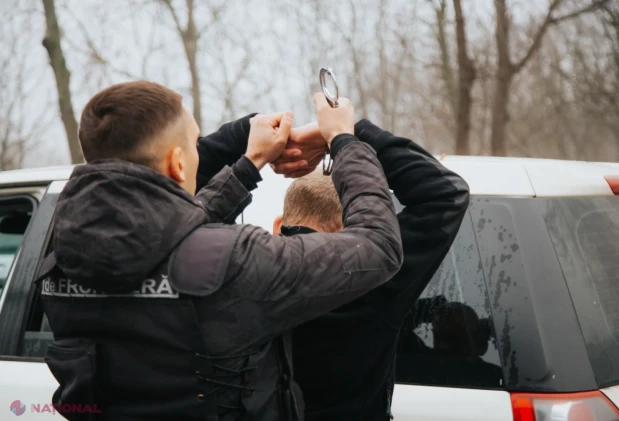 Doi moldoveni, reținuți în flagrant după ce ar fi organizat trecerea ilegală a frontierei pentru cetățeni ucraineni