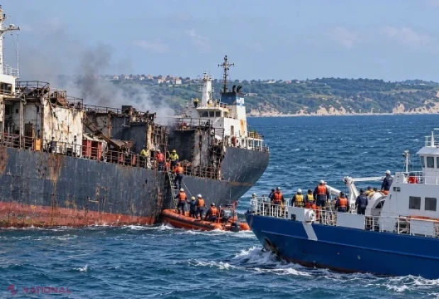 Două nave comerciale, lovite de drone în zona economică a Bulgariei: un cargobot s-a scufundat, iar 18 marinari au fost salvați