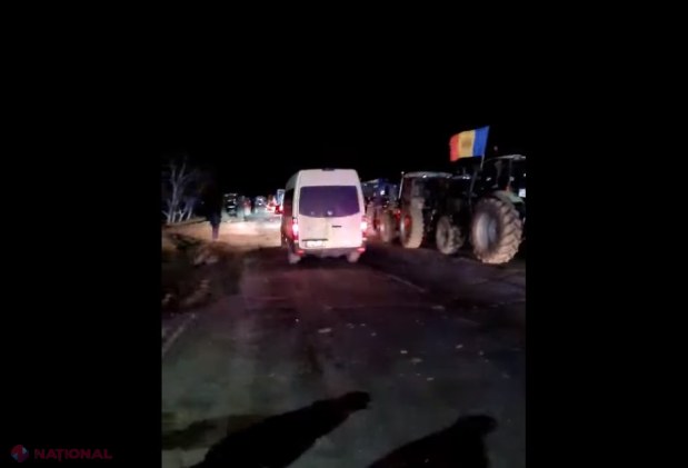 VIDEO // Fermierii continuă PROTESTELE și astăzi. Agricultorii din Hâncești, Leova, Nisporeni, Ungheni și Căușeni se îndreaptă spre PTF Leușeni – Albița. Drumul spre România ar putea fi BLOCAT din nou. Ce s-a întâmplat noaptea trecută la Leușeni