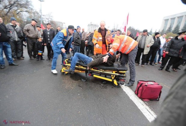 FOTO // Incident sau provocare la mitingul comuniştilor?