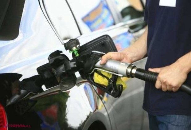 RECORD // Prețul BENZINEI va sări de 29 de lei la miezul nopții. Motorina se va ieftini cu trei bănuți