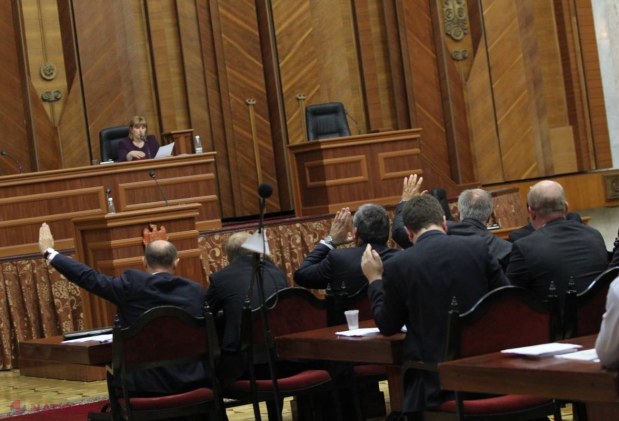 Fiecare al patrulea proiect de lege înaintat de deputați promovează interese personale