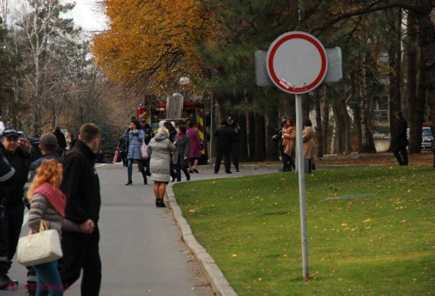 Foto // ALARMĂ cu BOMBĂ la Guvern