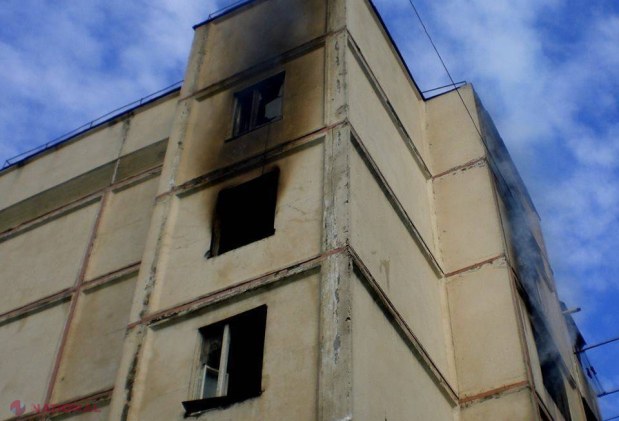FOTO // EXPLOZIE într-un bloc din Cantemir. Un minor este în stare GRAVĂ