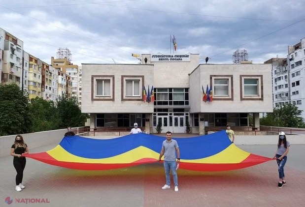 DOC // Dreptate pentru PUN, care a fost AMENDAT pentru arborarea TRICOLORULUI în fața sediului formațiunii: „E legal să porți tricolorul în piept și în suflet”