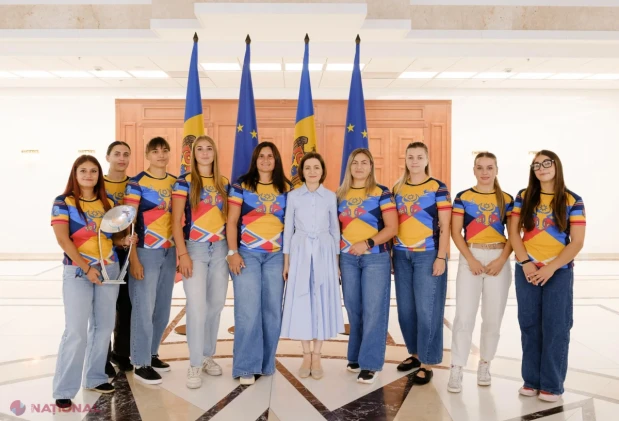 GALERIE FOTO // Ei sunt TRICOLORII care fac o lume întreagă să vorbească despre Moldova! Maia Sandu: „Prin voi, lumea află cât de ambițioasă este Moldova”