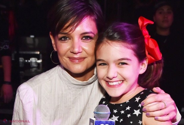 FOTO // Suri Cruise, fiica lui Tom Cruise și Katie Holmes, apariție inedită pe străzile din New York: Cum arată adolescenta