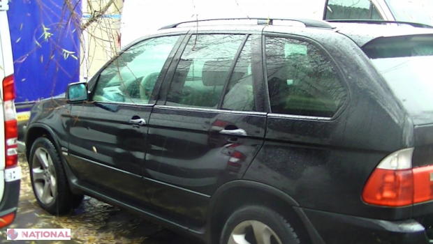 Mașină de lux, confiscată de vameșii moldoveni