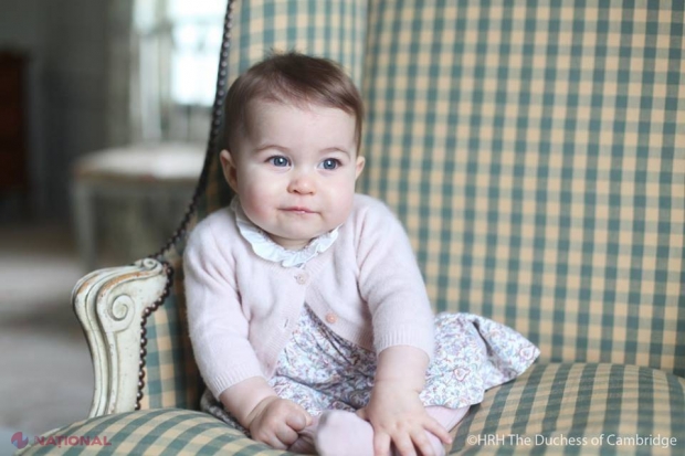 FOTO // Cât de DRĂGĂLAȘĂ este prințesa Charlotte la 6 luni