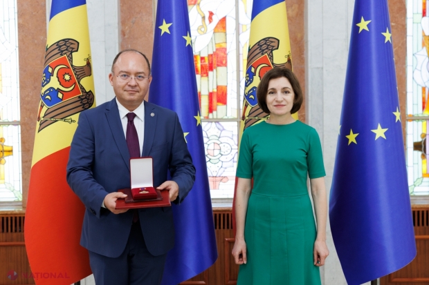 „Ordinul de Onoare” pentru ex-ministrul Afacerilor Externe al României, Bogdan Aurescu, înmânat de președinta Maia Sandu