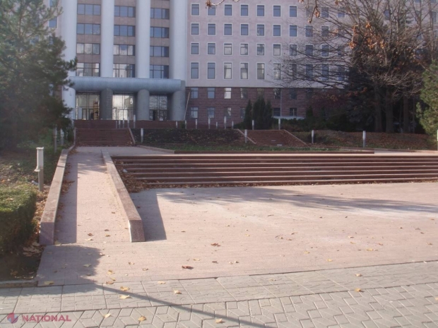 ACHIZIȚIE // Mobilă de peste un milion de lei pentru clădirea renovată a Parlamentului