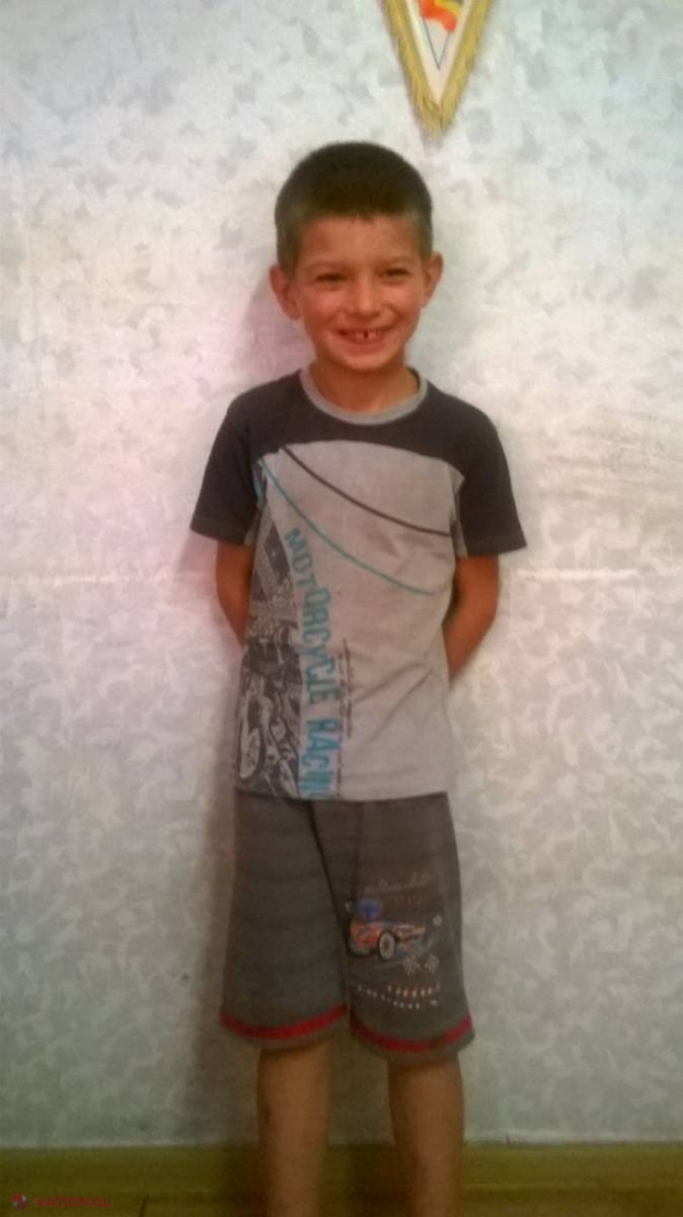 Un băiețel de opt ani a fost găsit pe străzile Chișinăului. Autoritățile îi caută rudele. Le cunoașteți?
