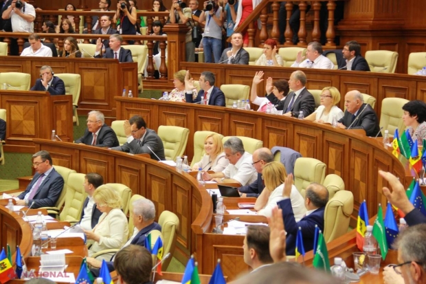 VIDEO // PENALIZARE astăzi în Parlament pentru Dodon şi Greceanîi