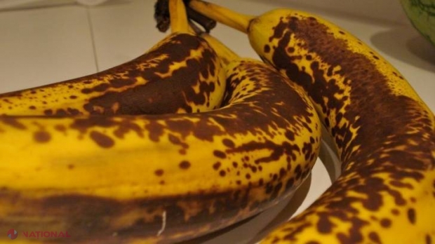 Ce păţeşti dacă mănânci banane cu coaja neagră? Anunțul specialiştilor 