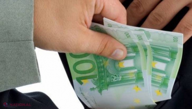 Un polițist  riscă șapte ani de închisoare pentru că a luat mită 300 de euro