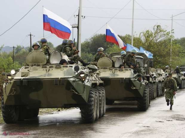 Armata rusă mobilizează trupe şi sute de echipamente la o bază de lângă graniţa cu Ucraina