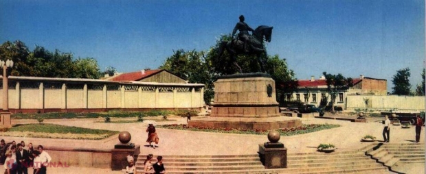 FOTO // De nerecunoscut! Cum arăta zona de lângă monumentul lui Kotovski din Chișinău acum câteva zeci de ani
