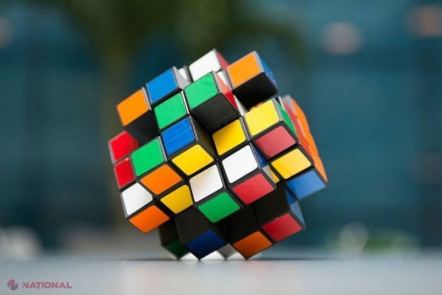 VIDEO // Așa arată cel mai NOU și DIFICIL cub Rubik