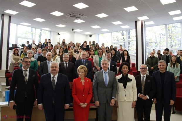 FOTO // Majestatea Sa Margareta, Custodele Coroanei Române, și Alteța Sa Regală Principele Radu, prelegere și donație de cărți la USM. Rectorul Igor Șarov: „Suntem recunoscători pentru sprijinul continuu al Casei Regale”