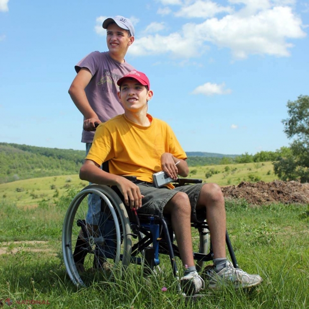 Doi tineri cu dizabilități din R. Moldova, EROII filmului documentar „Evadarea”, în regia lui Nicolae Negară