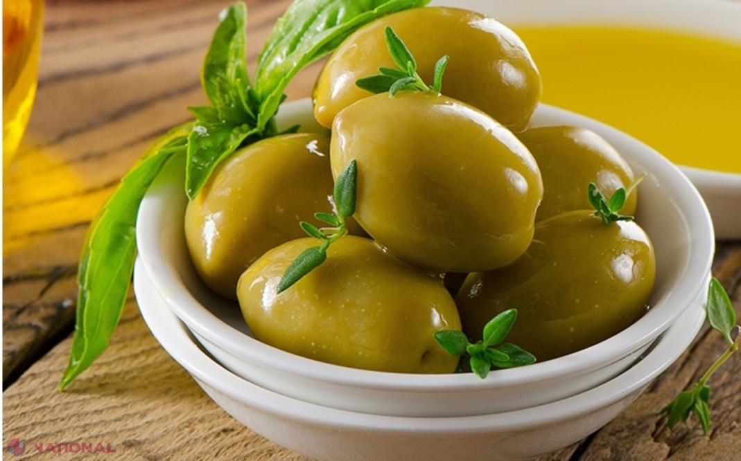 The Surprising Benefits of Eating 4 Olives Before Going to Bed