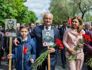 Dodon MUTĂ ziua de „9 MAI” în august, mai aproape de ALEGERILE PREZIDENȚIALE