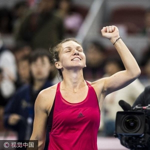 Cronica unei victorii URIAŞE: Halep face meciul perfect şi obţine primul succes în faţa Mariei Șarapova