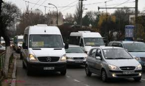 Autobuzele și microbuzele care transportă legal pasageri vor avea alt fel de plăcuțe de înmatriculare 