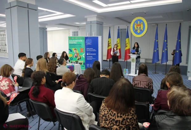20 de tineri romi au discutat cu MEC despre studierea limbii romani și accesul la educație